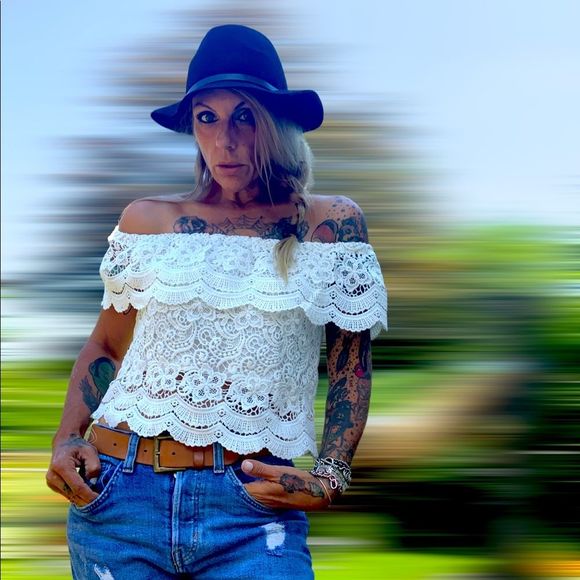 Forever 21 Tops - Granny lace boho Gypsy cropped off the shoulder eyelet look top